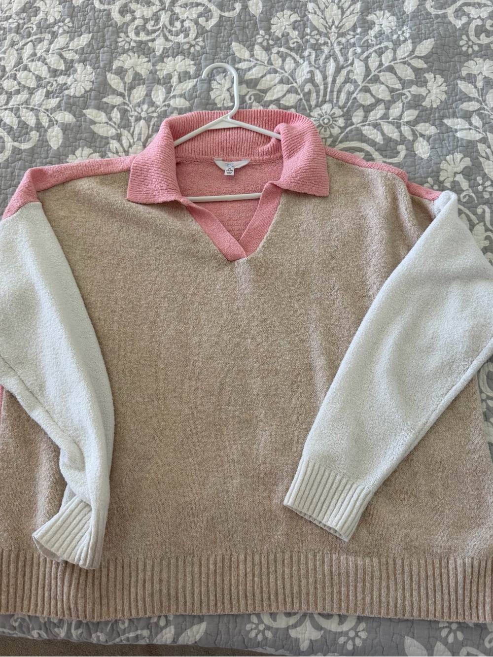 Time and Tru Beige Pullover Sweater with Pink Collar and Cream Sleeves